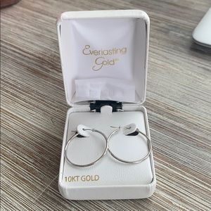 Beautiful, never worn 10KT white gold hoops
